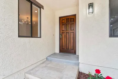 6347 N Muscatel Avenue photo 2