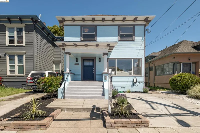 3306 West St, Oakland, CA 94608