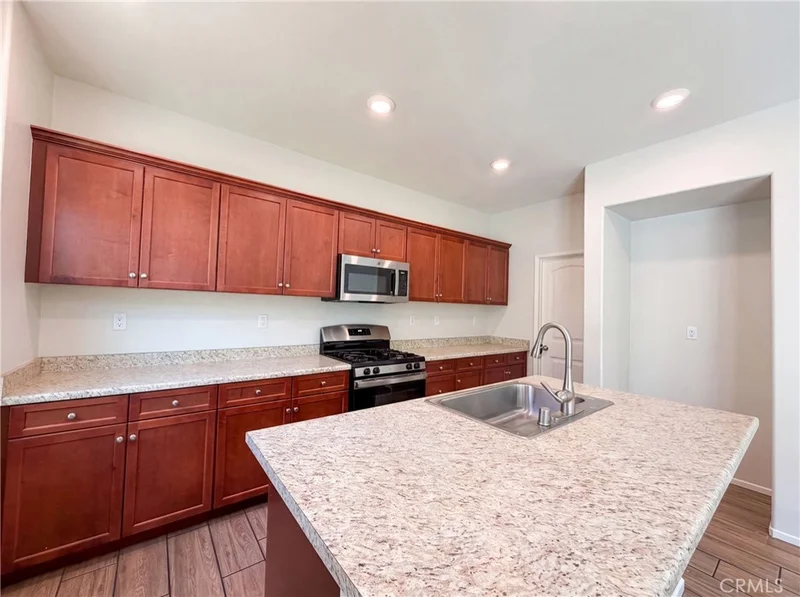 30401 Village Terrace photo 2