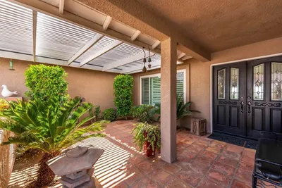 2224 Dekens Court photo 2