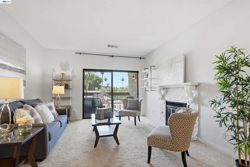 39821 Cedar Blvd 315