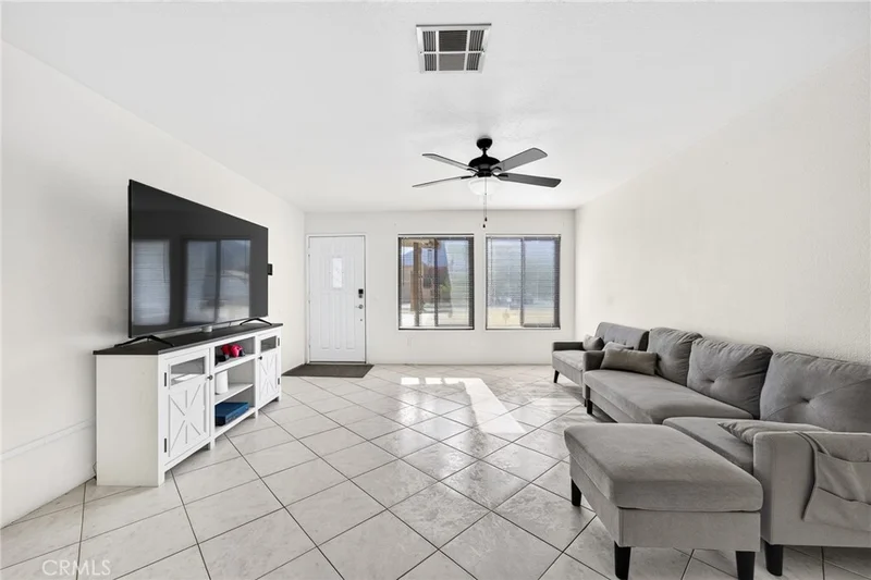 Photo 2 of 53485 Avenida Alvarado