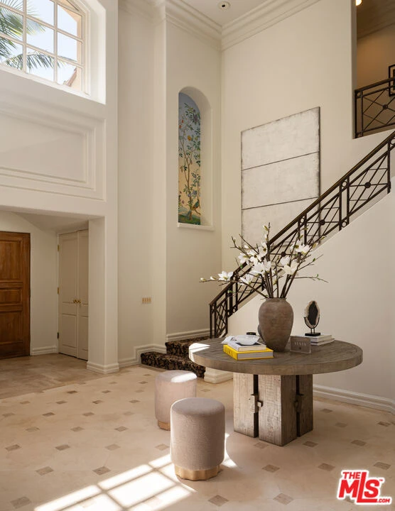 Interior 3