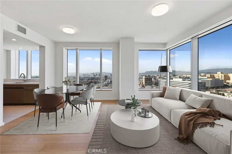 889 Francisco Street 2408 photo 2