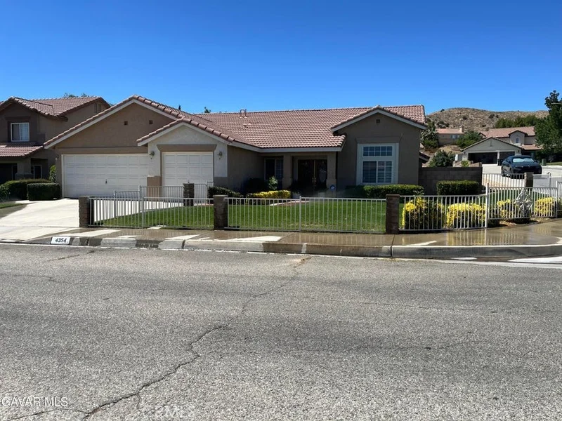 4354 Sungate Drive photo 2
