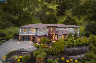 401 Legacy Dr