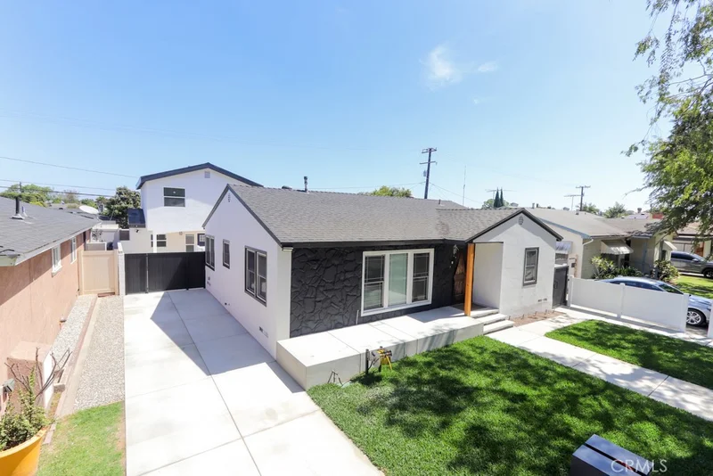 5221 E Willow A