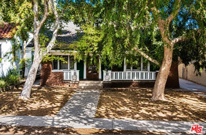892 N Chester Avenue, Pasadena, CA 91104