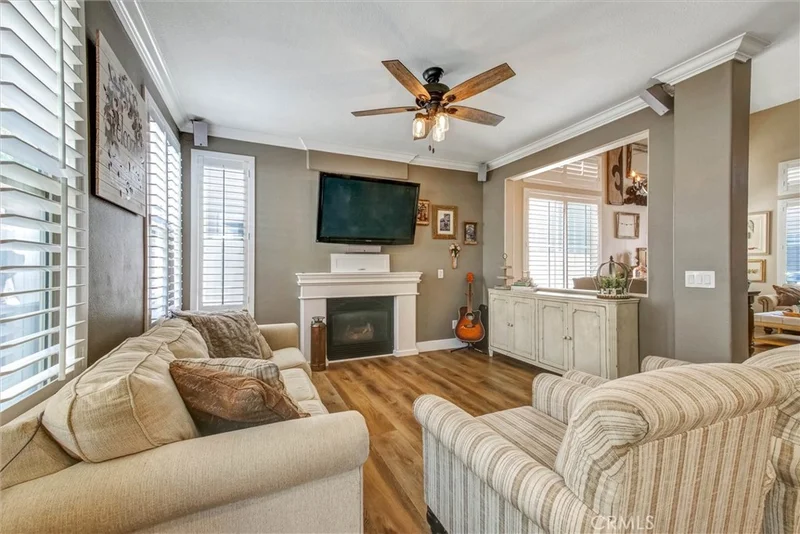 5846 Mimosa Court photo 2