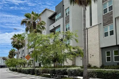 1130 S Urbana photo 2