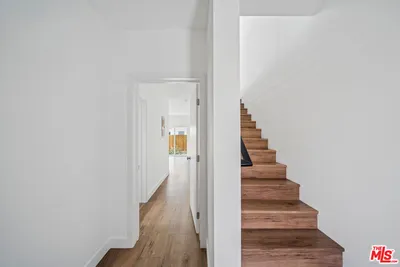 6334 1/2 Beck Avenue photo 2