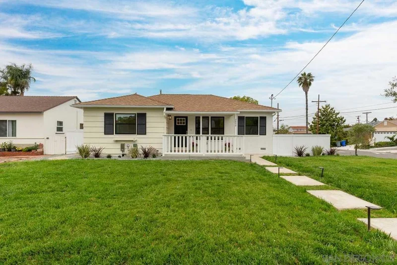 3892 Bass St photo 2