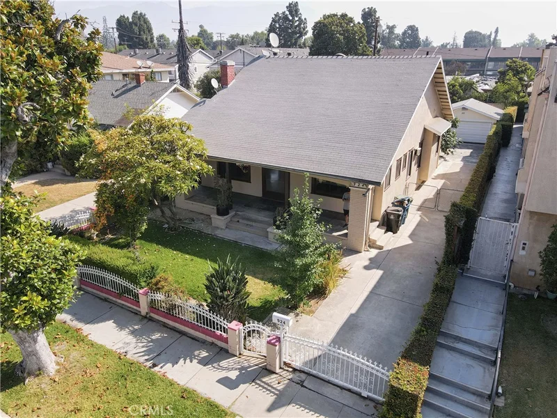 924 N Stoneman