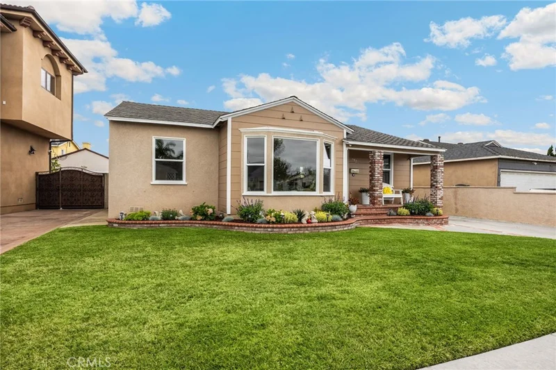 3926 Centralia