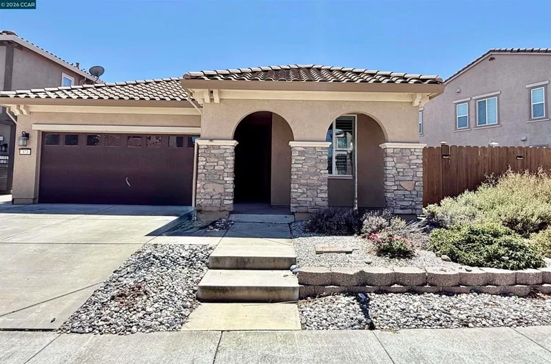 373 Anchorage Dr, Vacaville, CA 95687