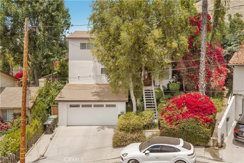 21809 Martinez photo 2