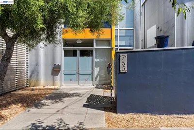 755 Folger Ave photo 2