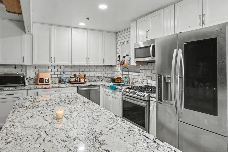 1367 E Madison Ave photo 2