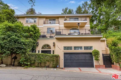 3827 Berry Drive photo 2