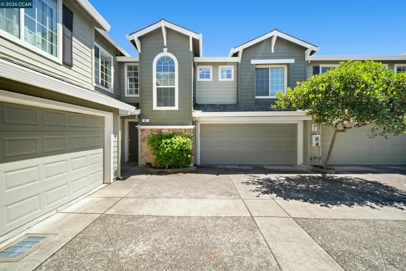 Photo 2 of 807 Destiny Lane