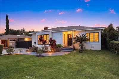 915 N Santa Anita