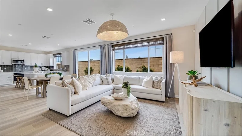 3262 Floral Paseo