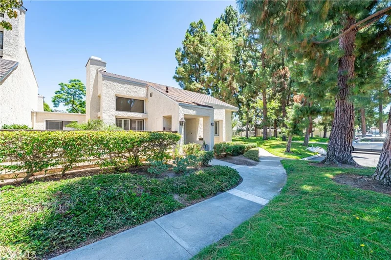 31 Claret, Irvine, CA 92614