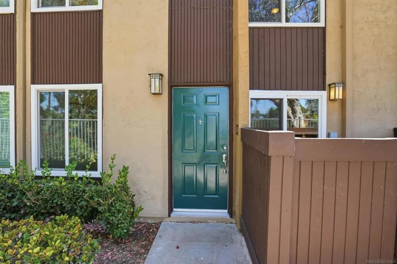 3454 Castle Glen Dr. 151 photo 2