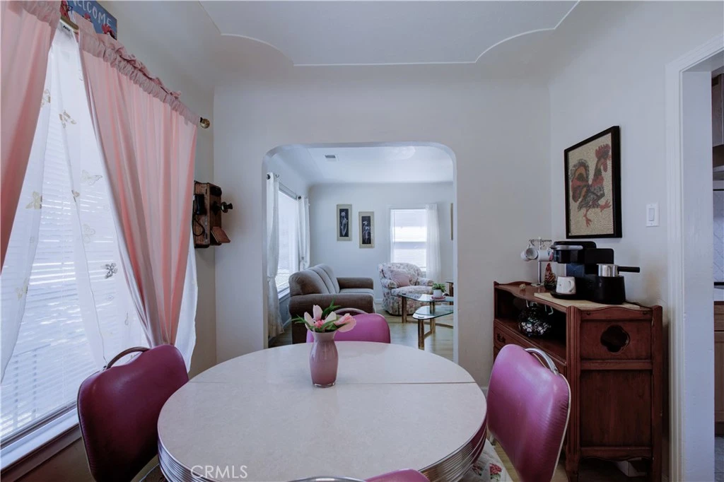 Interior 4