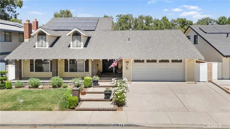 25642 Chimney Rock