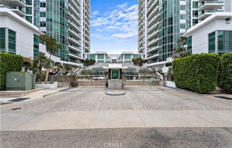 3131 Michelson 407