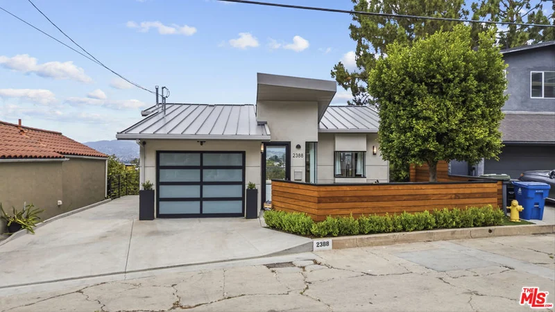 2388 Lyric Avenue