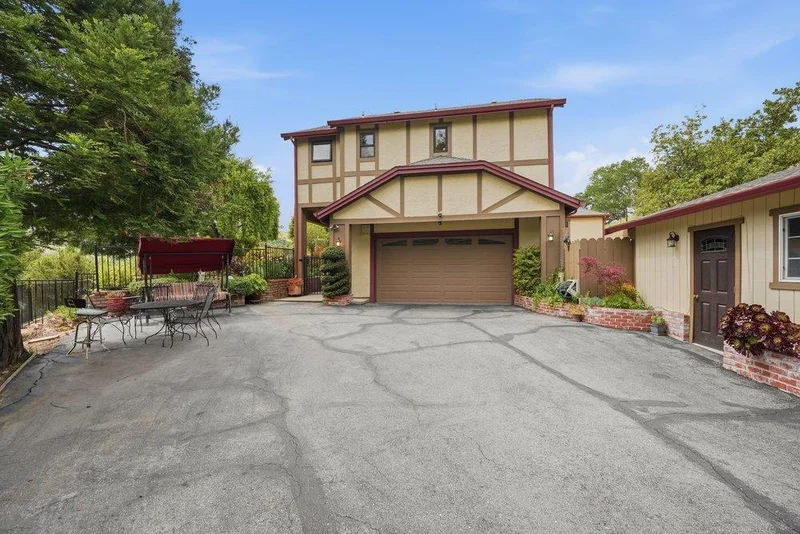 Photo 2 of 17975 Deer Run Court