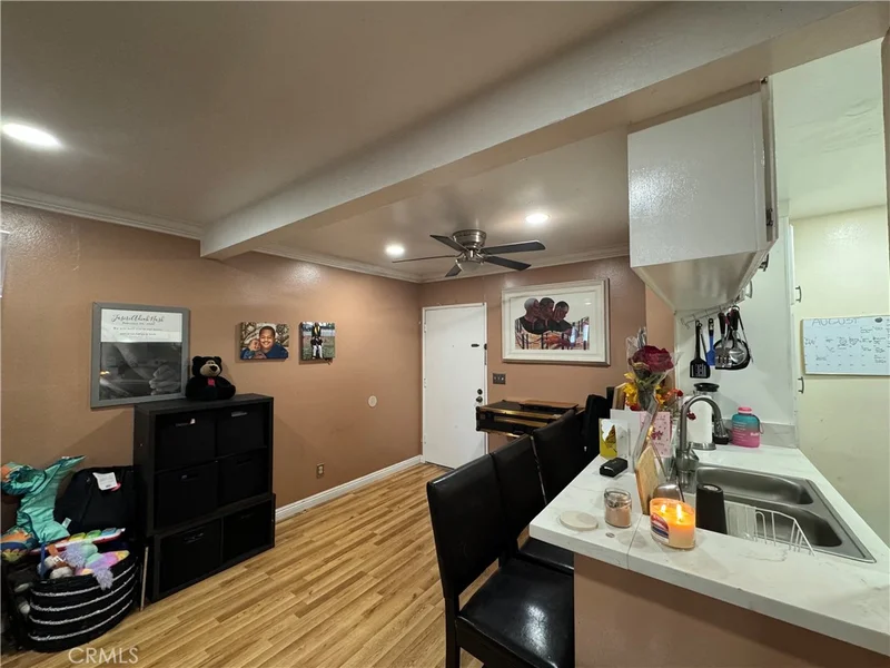 Photo 2 of 550 W Regent 342