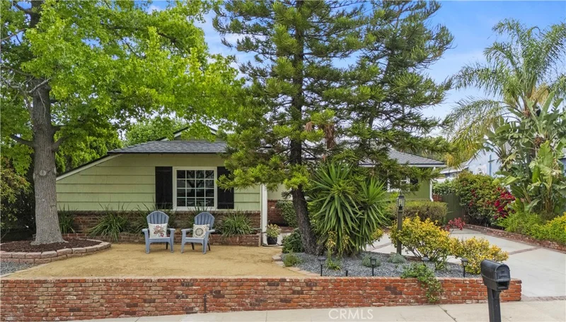8407 Broadacre Drive, Sun Valley, CA 91352