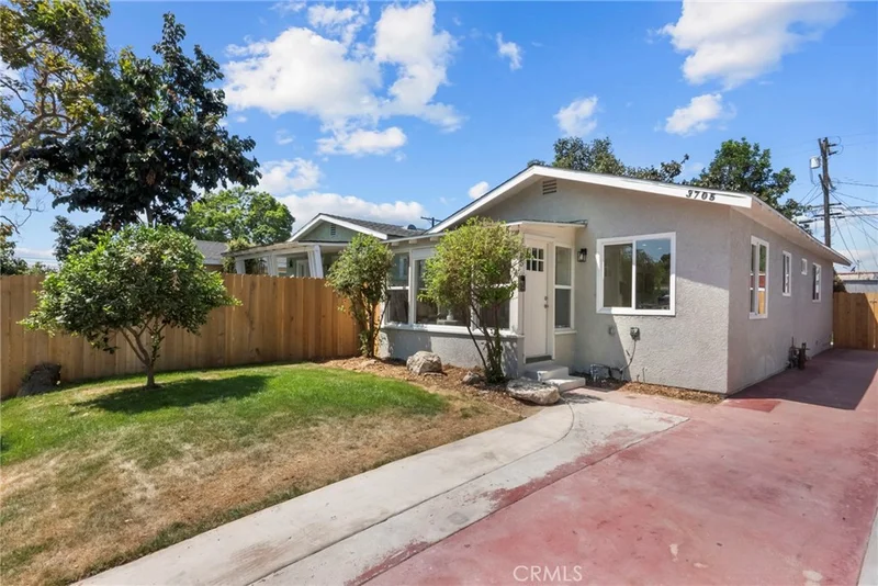 3705 S St Andrews photo 2