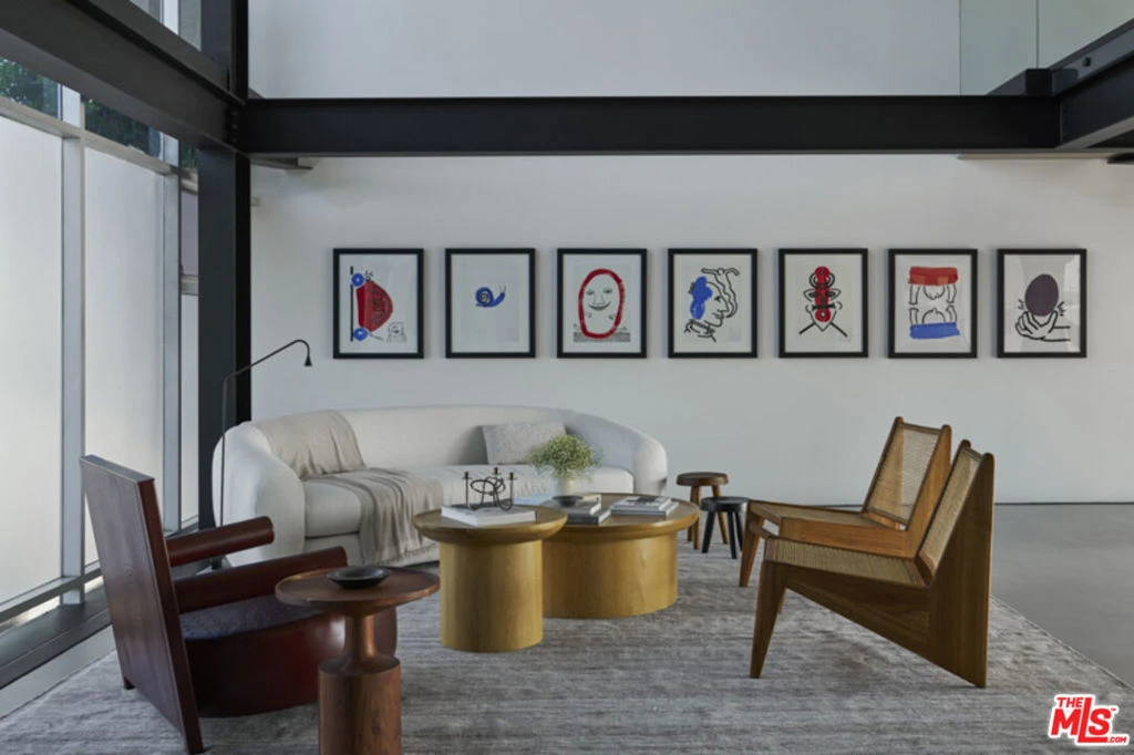 Interior 4