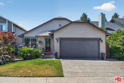 930 Bartlett Place