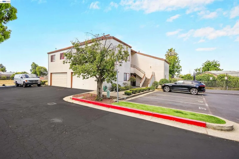 27949 Thornton Ct 1B