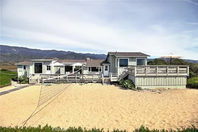 539 Sand Point