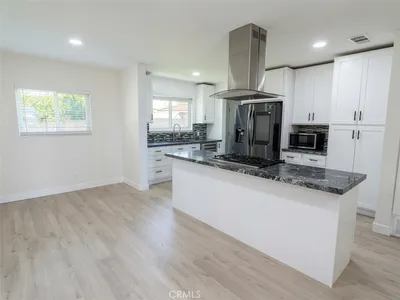 1415 E Gary Place photo 2