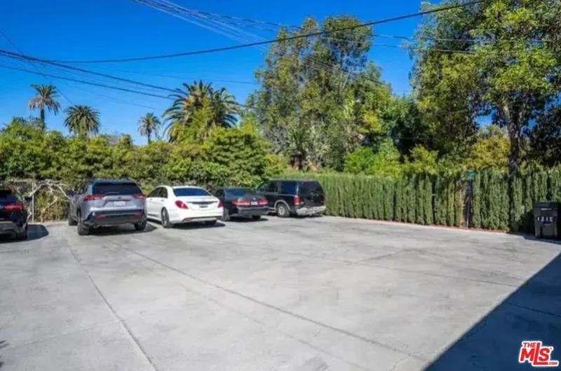 1215 Crenshaw Boulevard photo 2