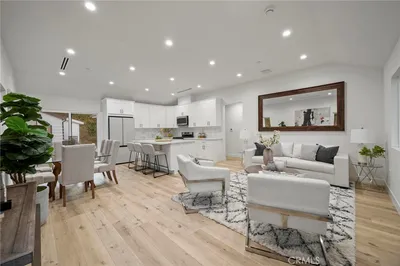 5865 Tobias Avenue photo 2