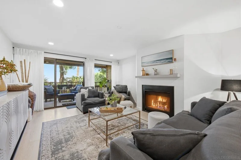 2928 Lawrence