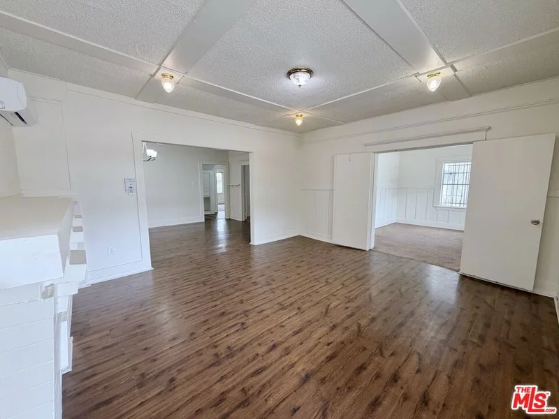 860 W 56th Street photo 2