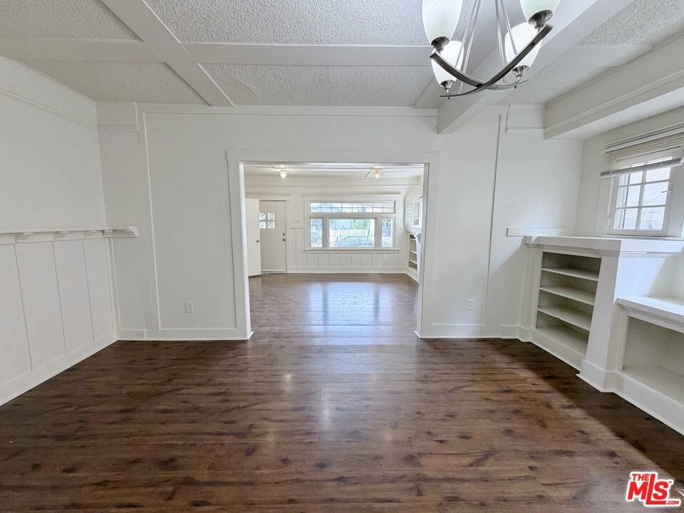Interior 4