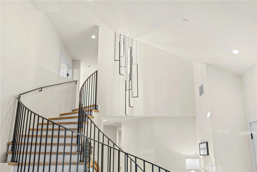 Interior 3