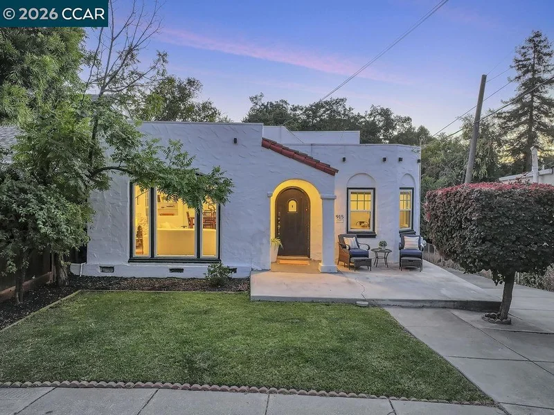 915 Brown Street, Martinez, CA 94595
