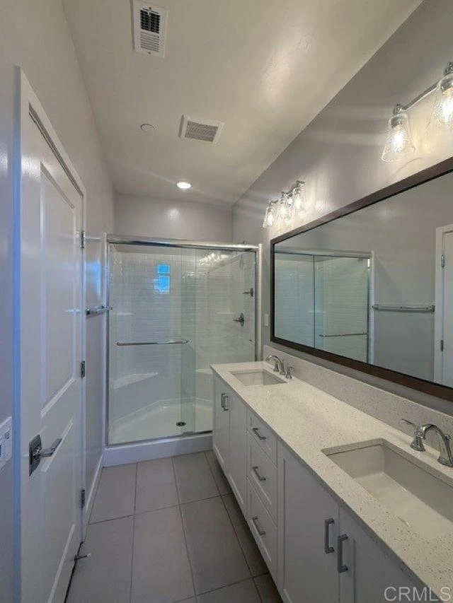 Interior 3