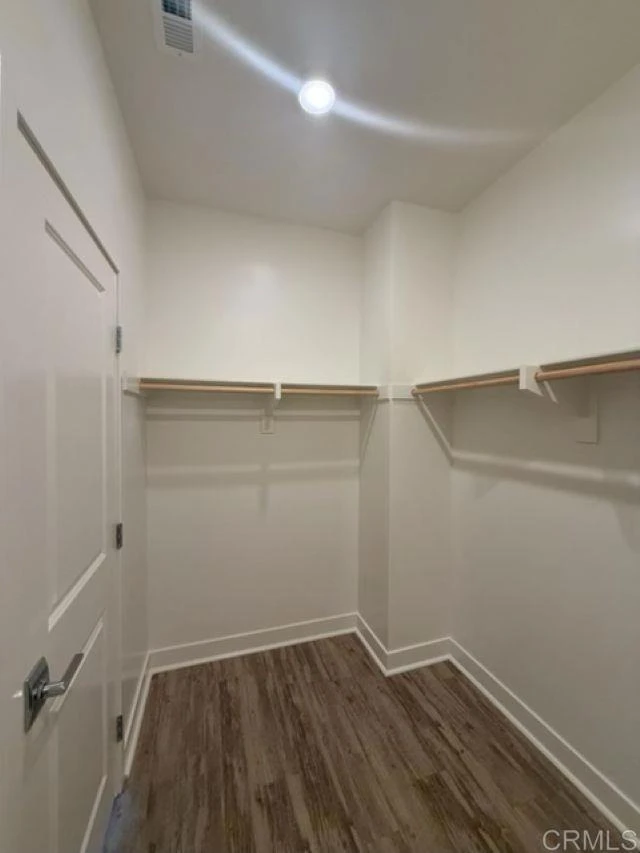 Interior 4